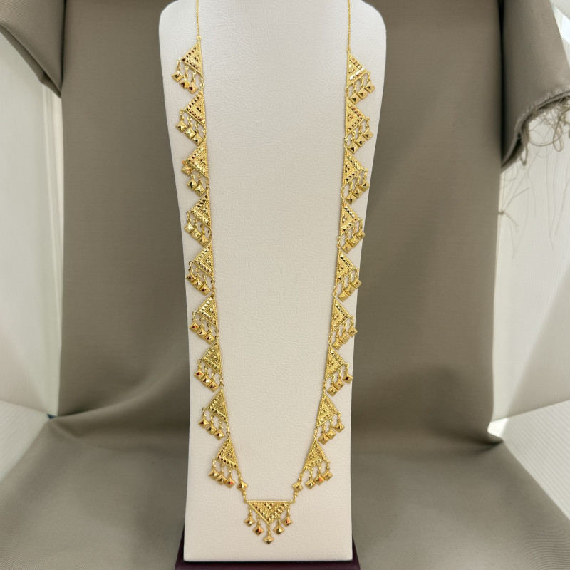 قلادة المثلث الحديثة عيار 21