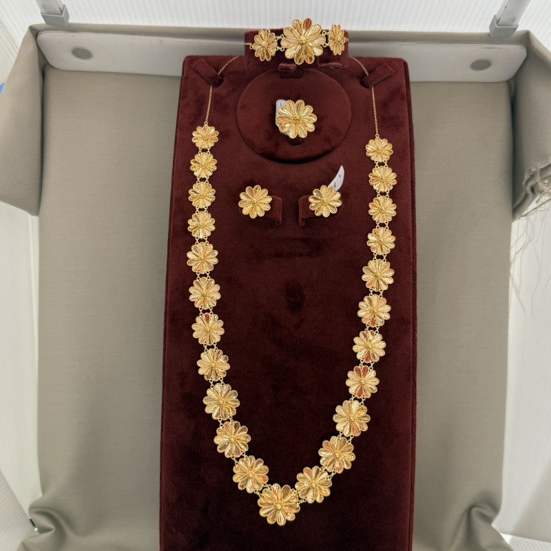 طقم الوردة الحديث عيار 21