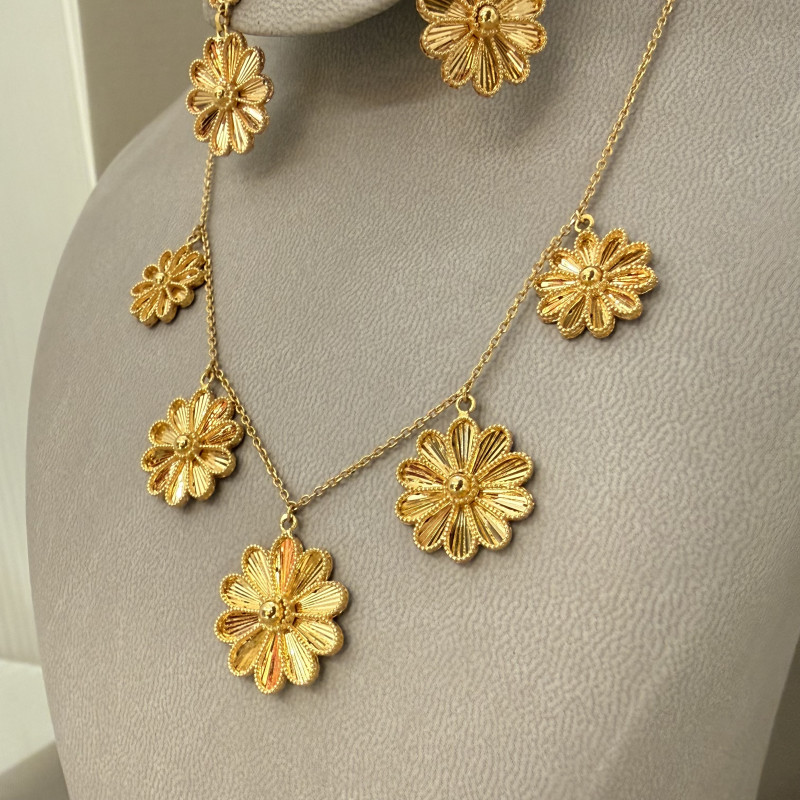 طقم الوردة الحديث عيار 21