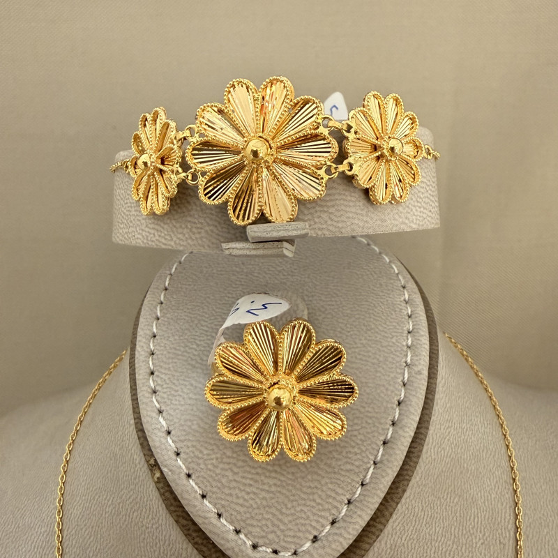 طقم الوردة الحديث عيار 21