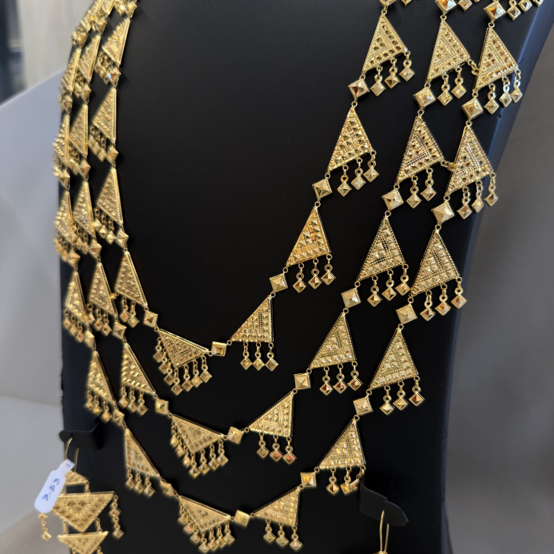 طقم المثلث الحديث عيار 21