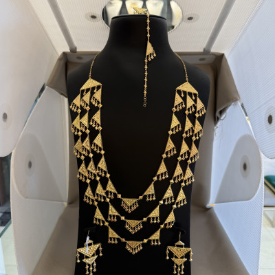 طقم المثلث الحديث عيار 21